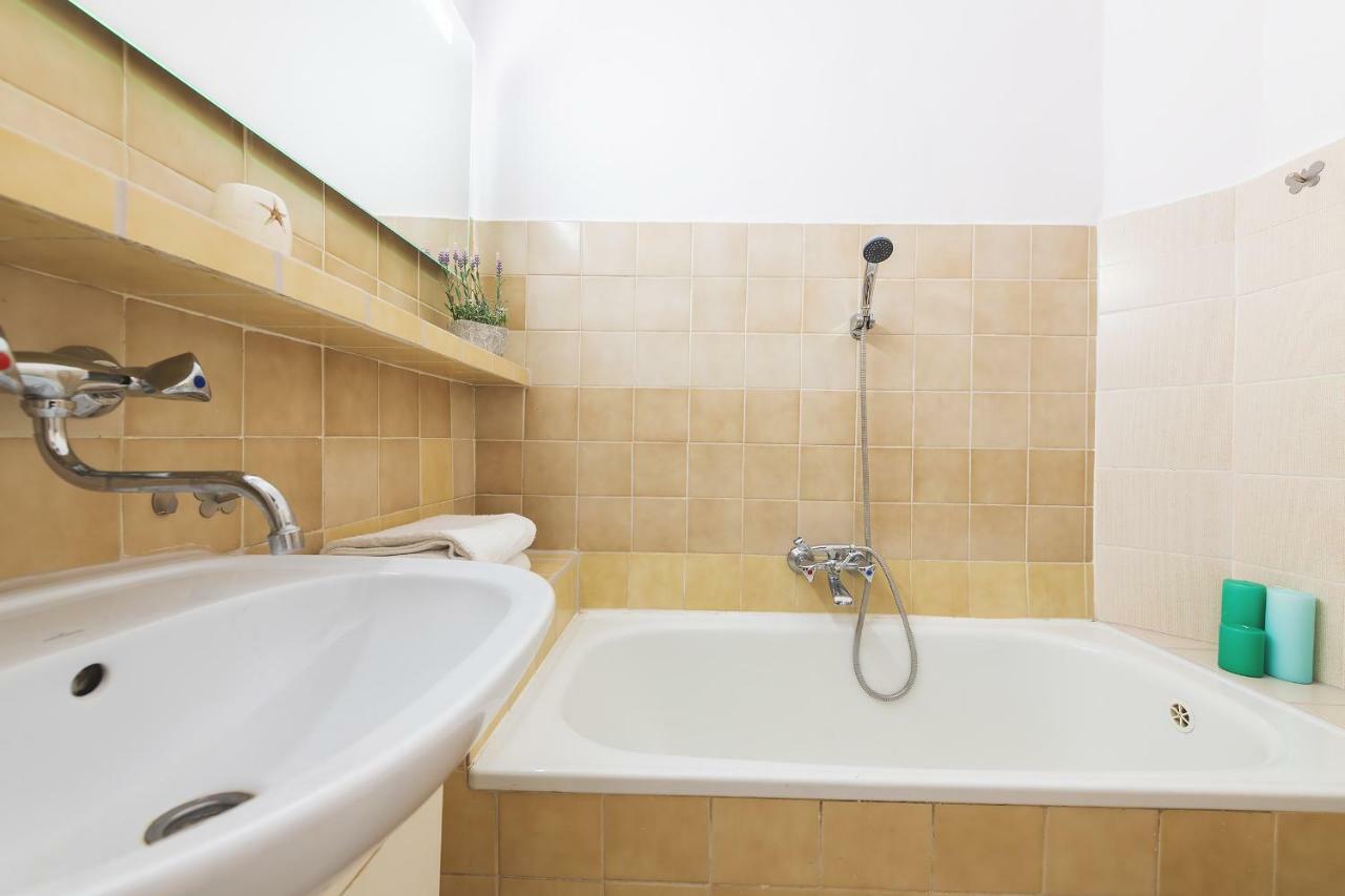 Zbawiciela Square P&O Serviced Apartments ワルシャワ エクステリア 写真