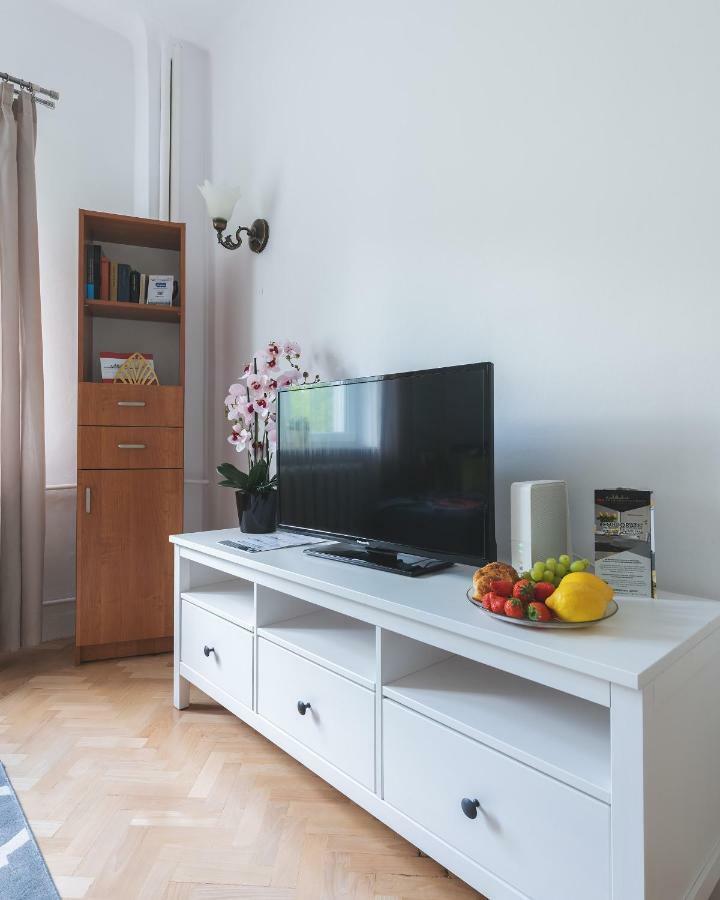 Zbawiciela Square P&O Serviced Apartments ワルシャワ エクステリア 写真